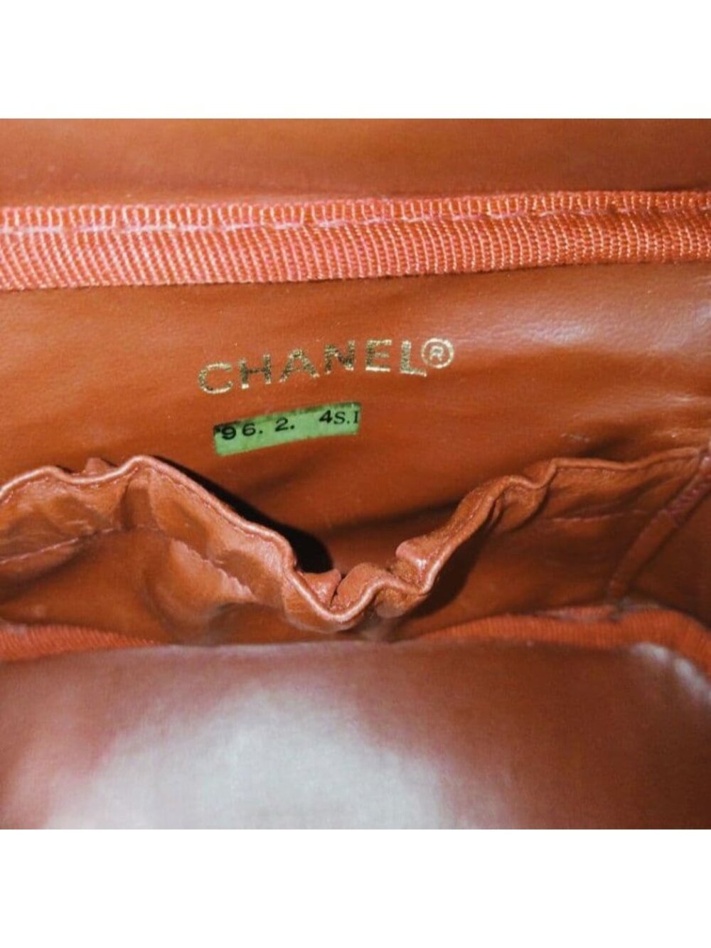 Chanel Vanity Pouch Caviar Leather Red CC Logo - Picture 8 of 10